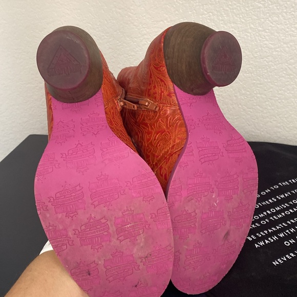 John Fluevog Orange Boots with Purple Laces - Picture 4 of 4